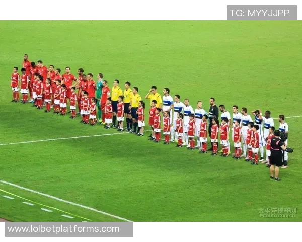 拜仁狂胜国米五球神扑引发转会风波全场沸腾