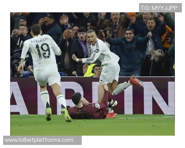 皇马狂胜里昂五球大捷神奇扑救点燃全场激情