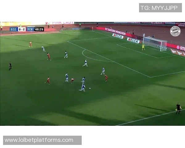 友谊赛精彩回顾拜仁以2-1战胜里昂神奇扑救瞬间引发全场欢呼