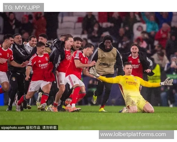 国王杯精彩对决里昂与本菲卡激战成平局补时进球引发全场狂欢 国王杯精彩对决里昂与本菲卡激战成平局补时进球引发全场狂欢