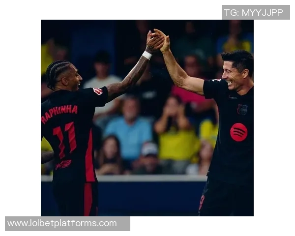 欧联杯经典对决巴萨逆转AC米兰引发争议判罚全场沸腾