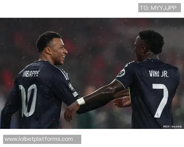 英超激战：皇马大胜多特蒙德红牌争议引发全场热议与转会传闻