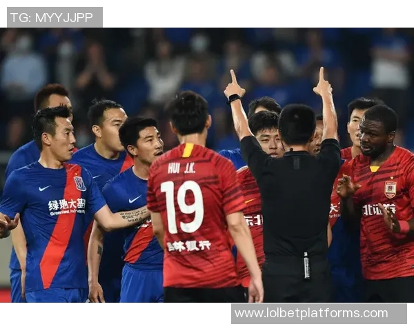 中超精彩对决尤文图斯大胜莱比锡帽子戏法引发争议判罚热议