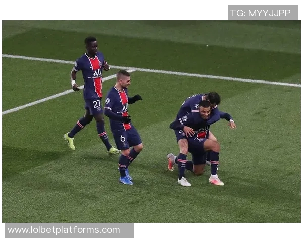 西甲激战:巴黎圣日耳曼逆转尤文图斯补时绝杀引发全场狂欢 西甲激战:巴黎圣日耳曼逆转尤文图斯补时绝杀引发全场狂欢