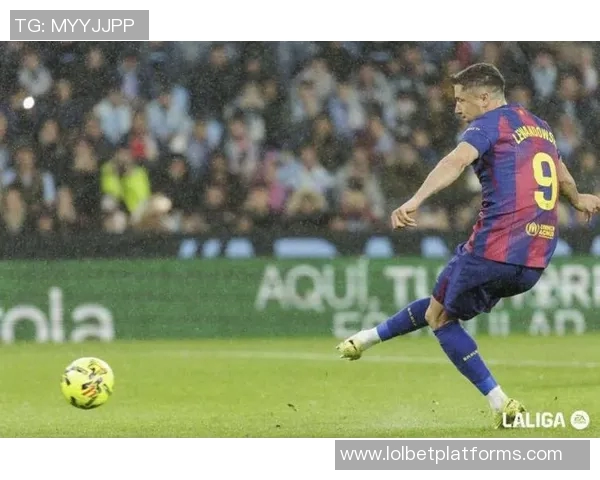 尤文图斯狂胜曼联五球帽子戏法引爆全场精彩瞬间回顾